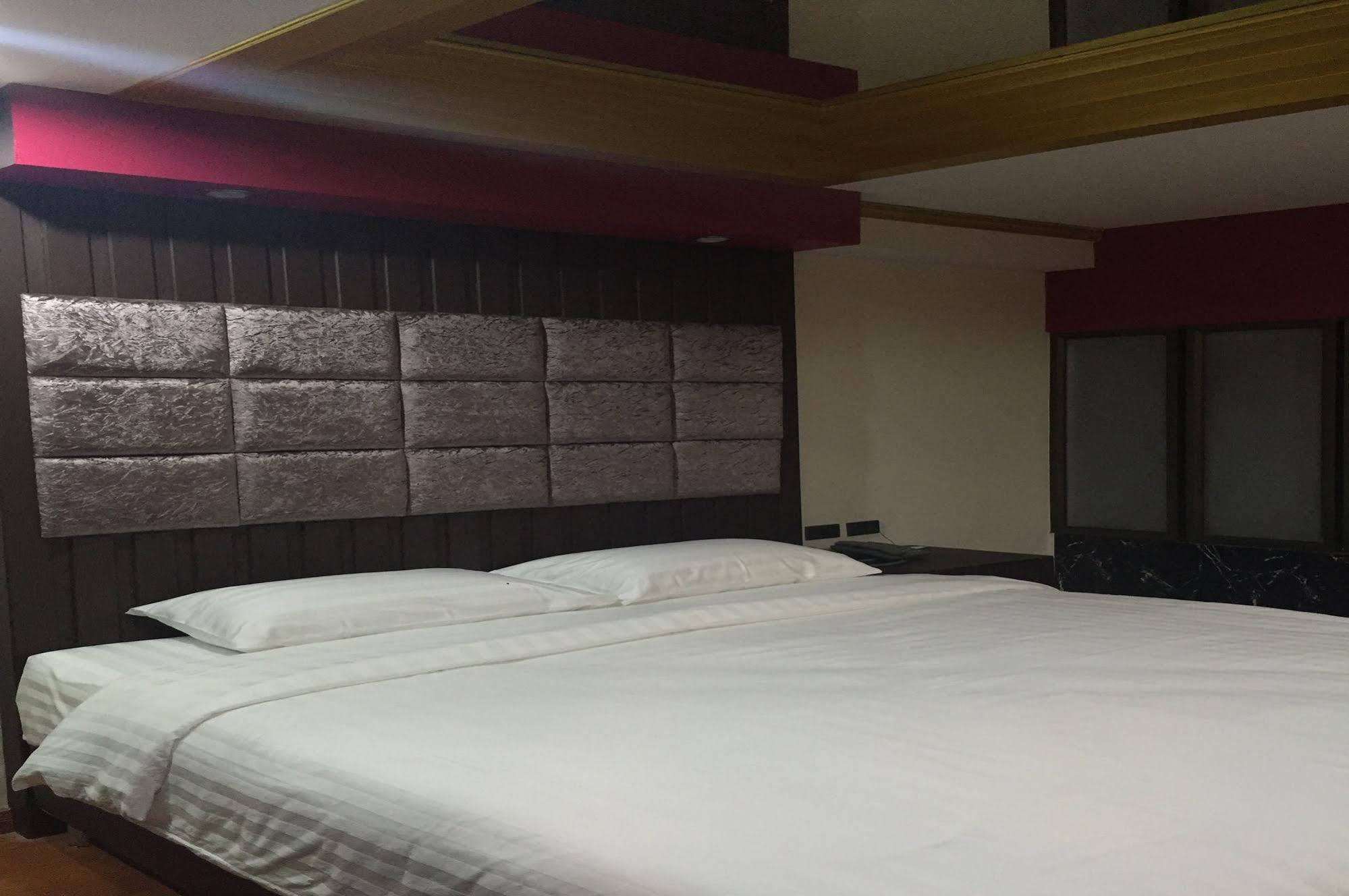 Grand Pink Hotel Hatyai Hat Yai Buitenkant foto