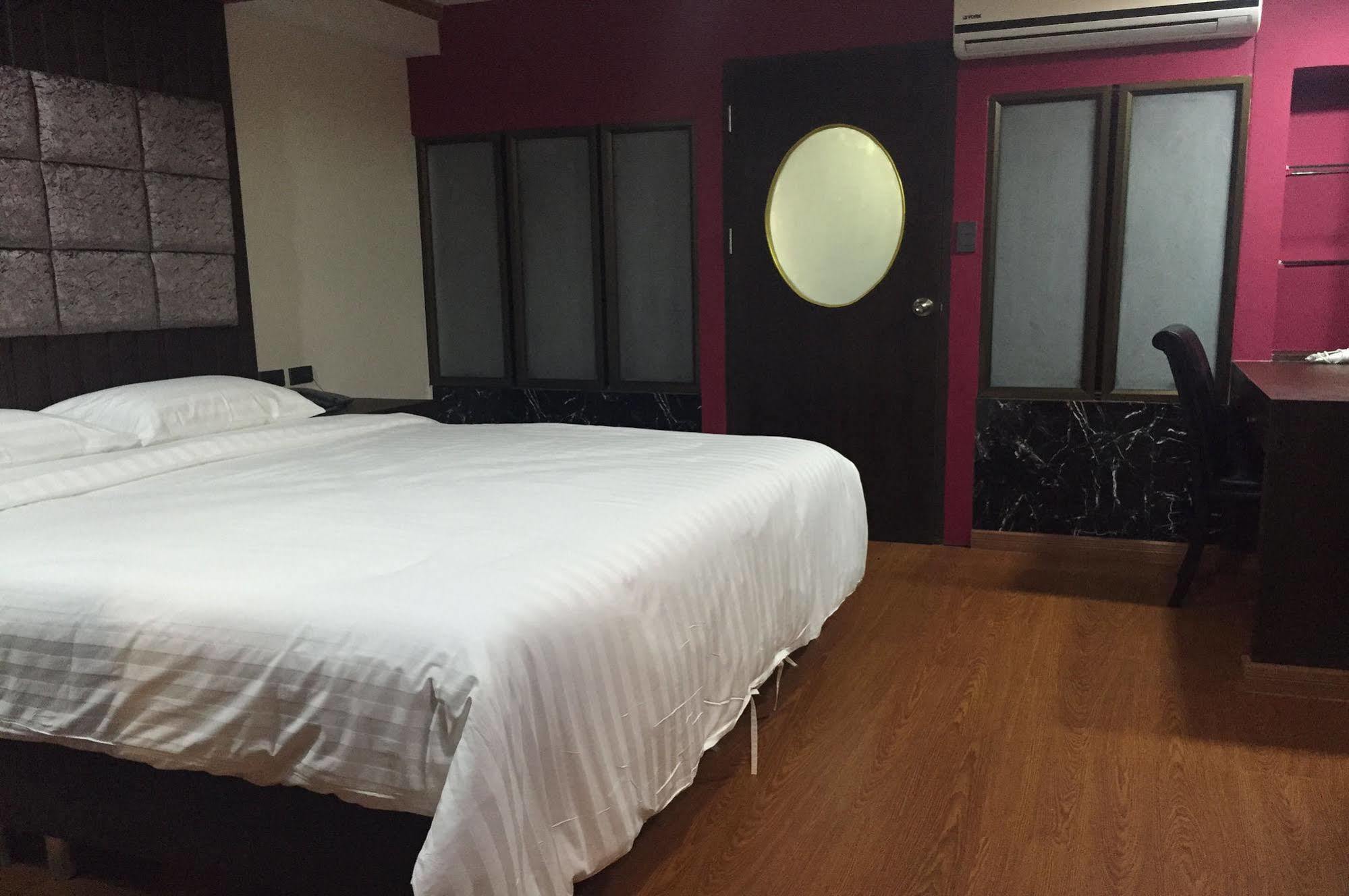 Grand Pink Hotel Hatyai Hat Yai Buitenkant foto